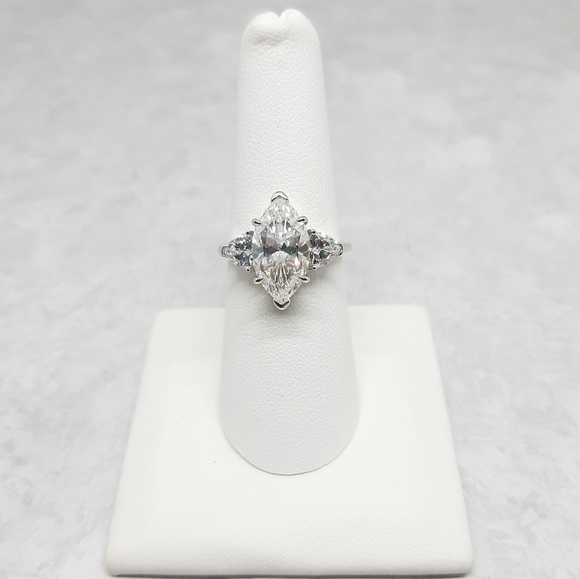 Marquise Cut White Topaz Trillion Side Stones .925 Sterling Silver Ring New sz 7 - Picture 3 of 6